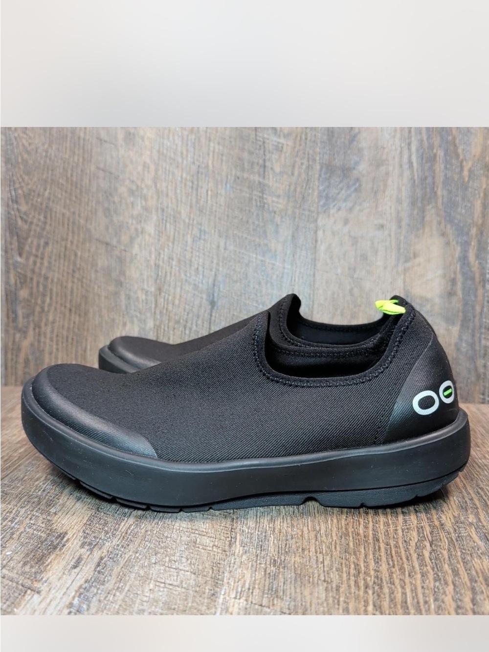 OOFOS OOMG EEZEE Low Recovery Shoes Women's Size 9